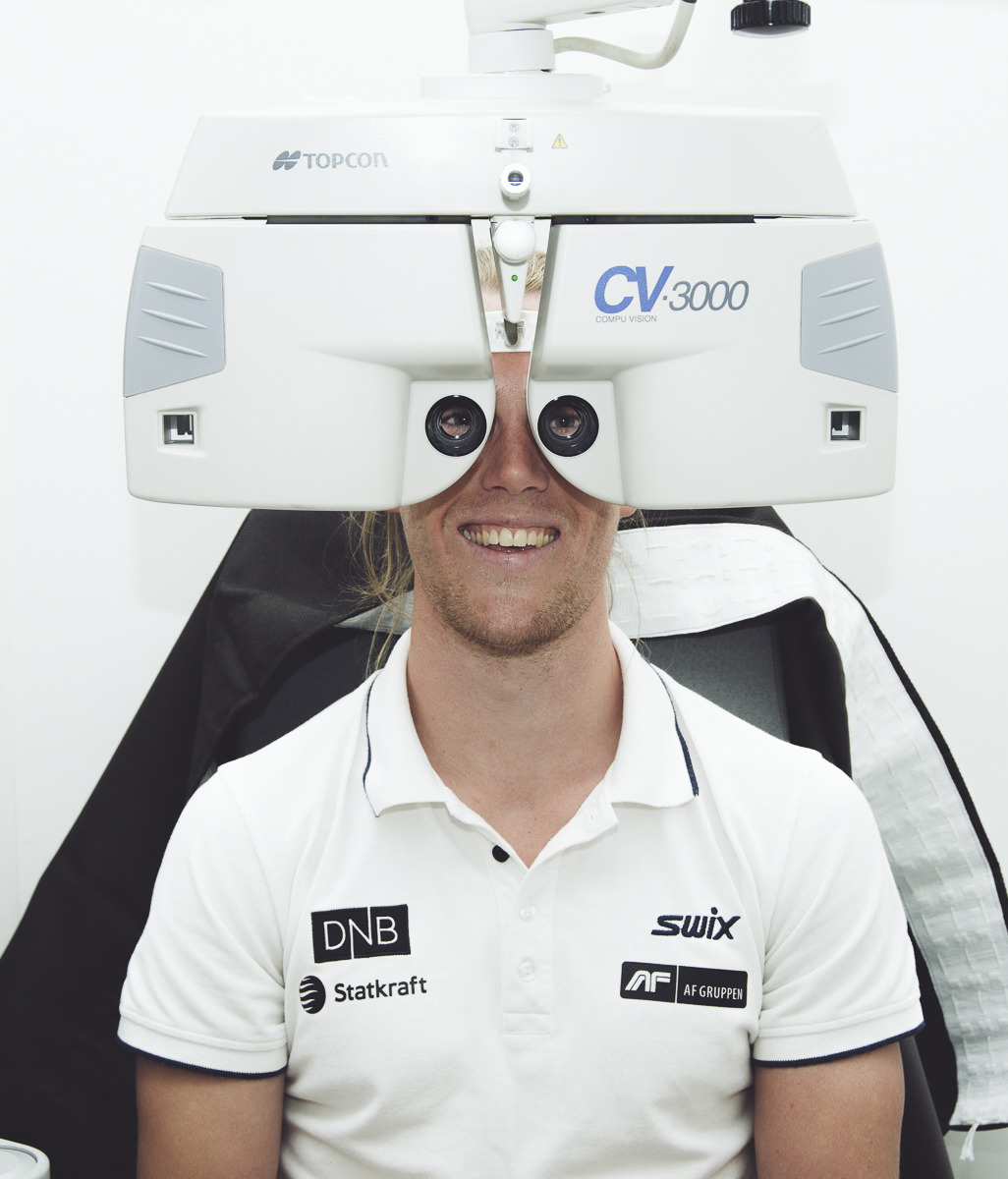 Erlend Bjøntegaard tok synstest hos Alliance Optikk