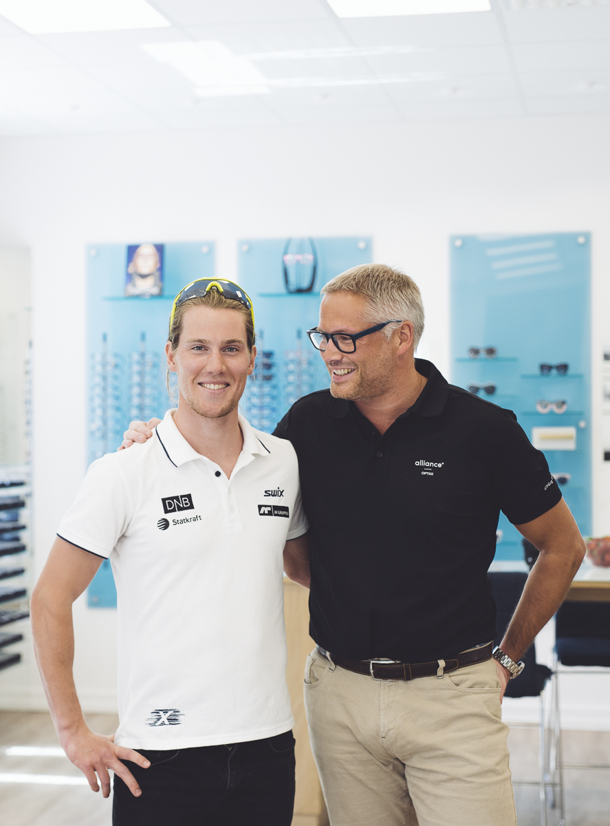 Erlend Bjøntegaard tok synstest hos Alliance Optikk
